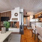 Ferienhaus 4 Bedroom Gorgeous In