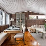 4 Bedroom Gorgeous In Ferienhaus *