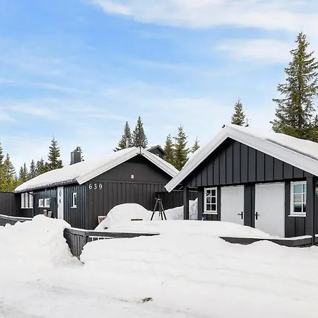 4 Bedroom Gorgeous In Holiday home